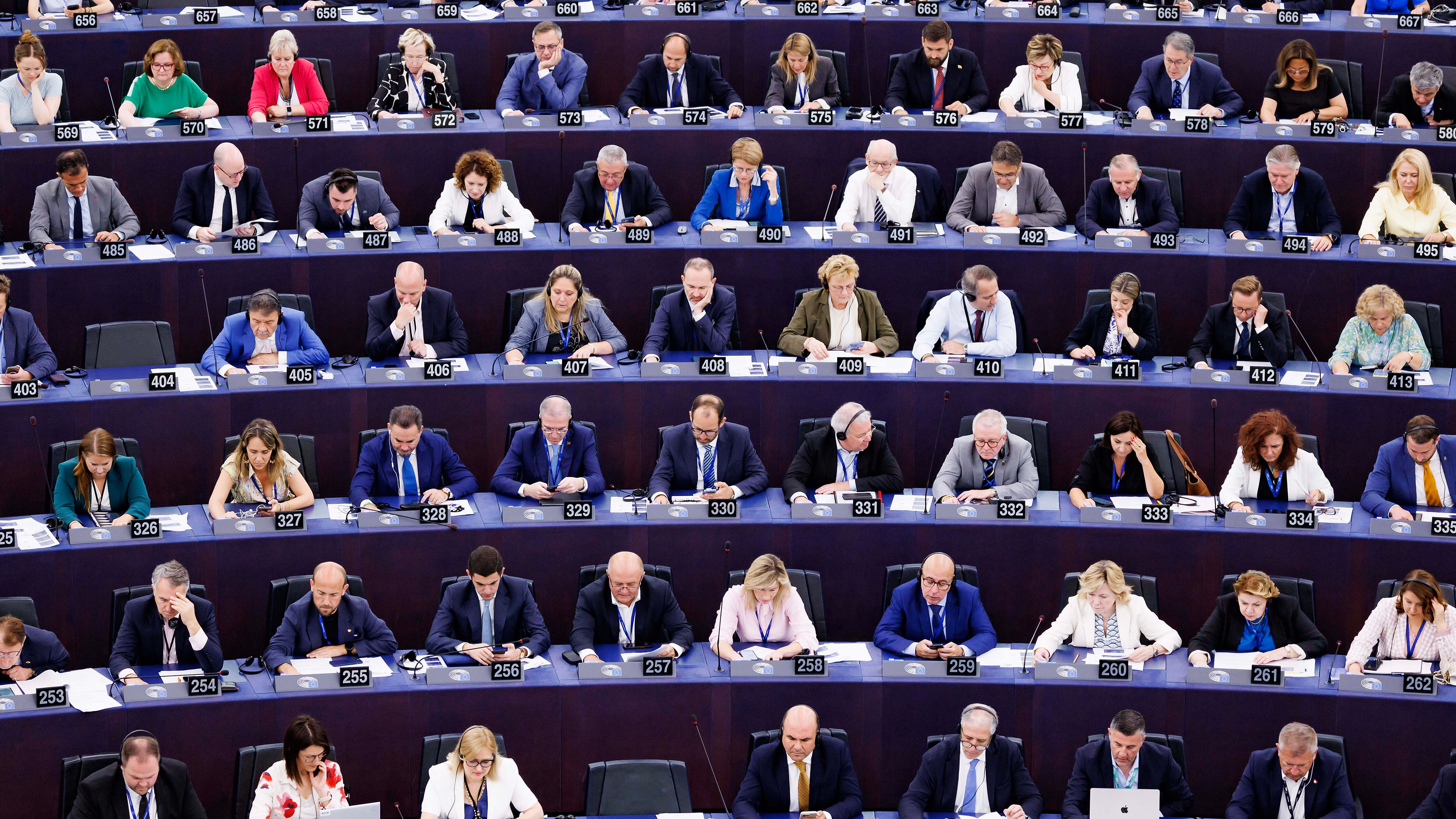La politica estera dem: tre posizioni diverse. Prevalgono i pacifisti in dissenso con il Pse