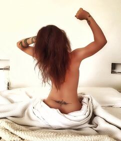 Naike Rivelli, topless "anticlericale" 25