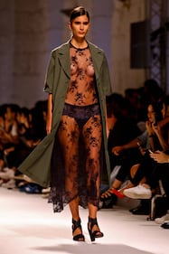 Trasparenze sexy in passerella a Porto 1