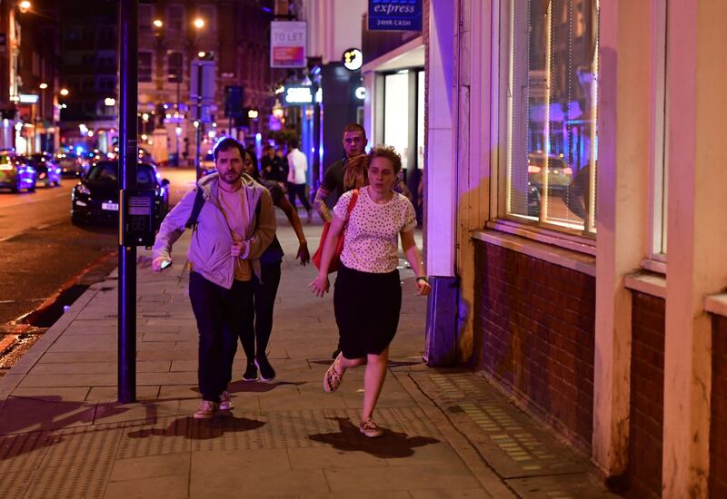 Londra, attacco sul London Bridge 5