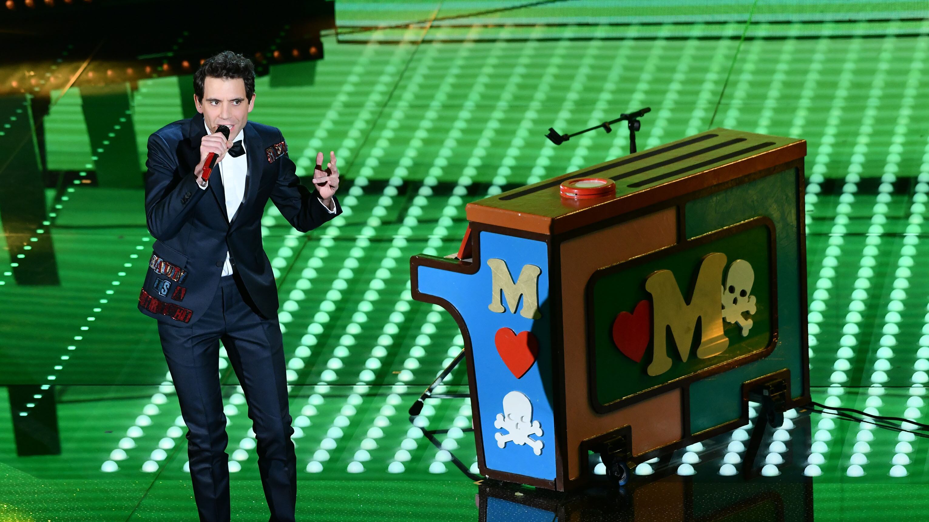 Mika, giovani e i duetti "cover": la terza serata del Festival