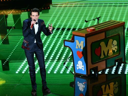 Mika, giovani e i duetti "cover": la terza serata del Festival