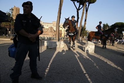 Roma, dopo lo sgombero i rifugiati di nuovo in piazza 11
