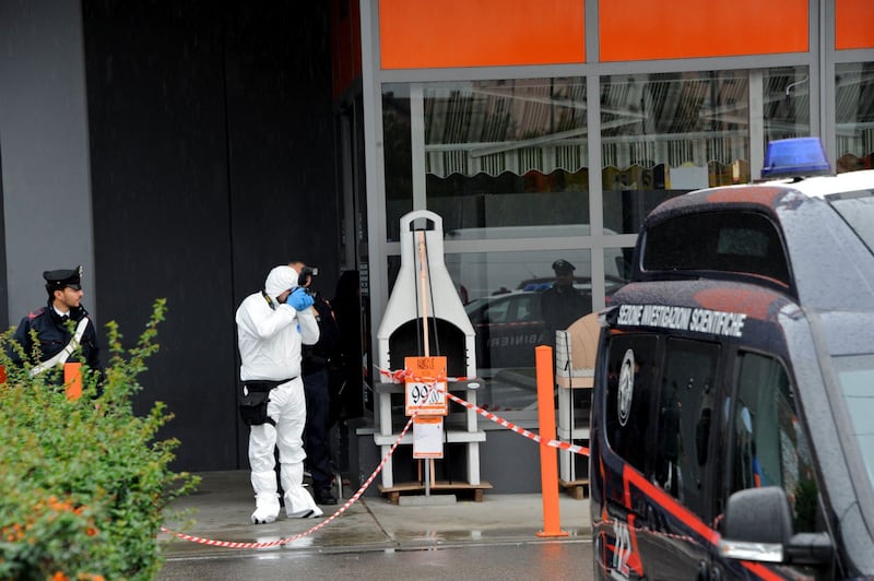 Segrate, assalto a furgone portavalori: vigilante ferito a gamba 1