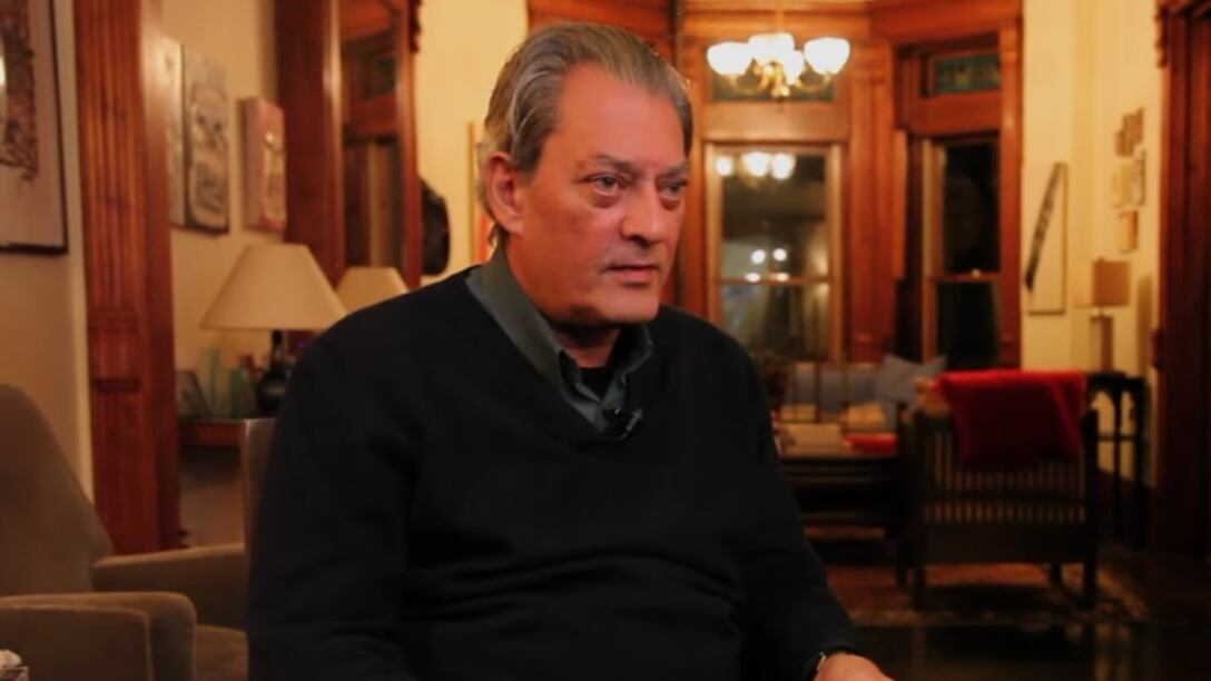 Il figlio morto per droga e la nipotina uccisa da un'overdose: la tragedia familiare di Paul Auster