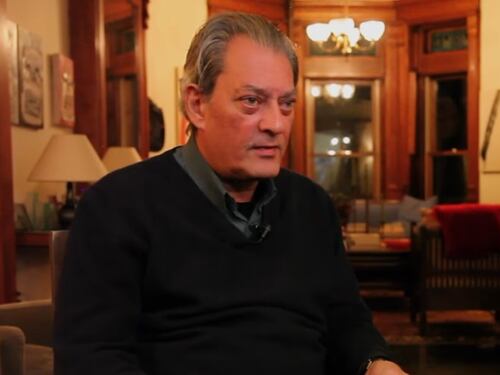 Il figlio morto per droga e la nipotina uccisa da un'overdose: la tragedia familiare di Paul Auster