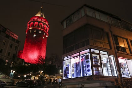 La Torre di Galata ricorda le vittime del terrorismo a Istanbul 3