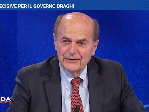 "Ha ragione...". Bersani difende Conte e strizza l'occhio ai 5S