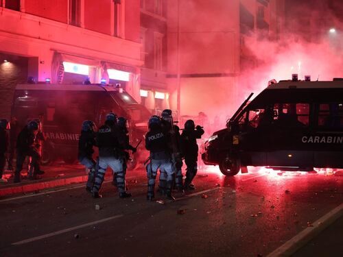 Sfida pro Pal sul corteo di Bologna. In piazza contro il no del Viminale