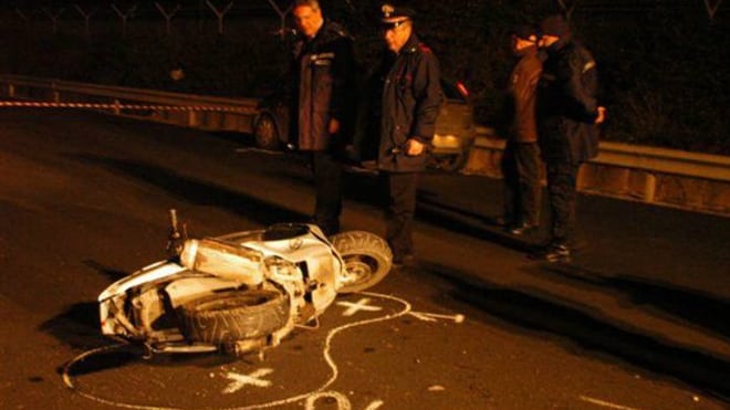 Terni, 17enne muore mentre gira video, investito da amico in scooter