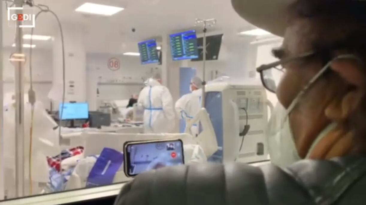 Al Bano in visita al Covid Hospital. La richiesta spiazzante di un'anziana