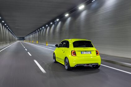 Abarth 500e 9