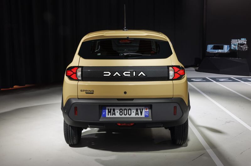 Dacia Spring 2024: guarda tutte le foto di interni ed esterni 4