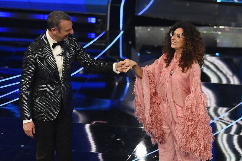 Sanremo 2024: ecco il look della terza serata del Festival di conduttore, co-conduttrice e ospiti 14