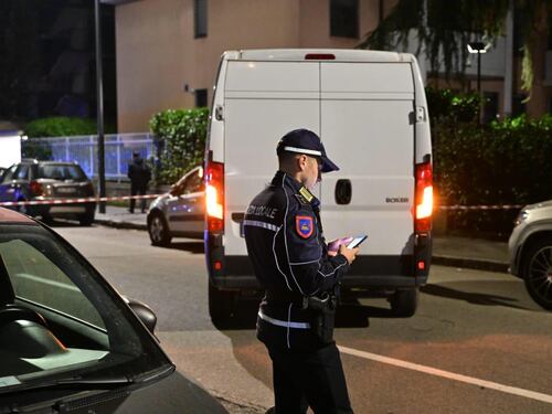 Dodicenne travolto da un furgone a Milano: incosciente dopo lo schianto. È gravissimo