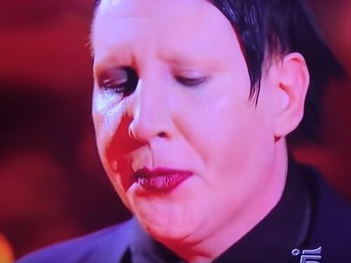 Lo sputo di Manson in diretta tv