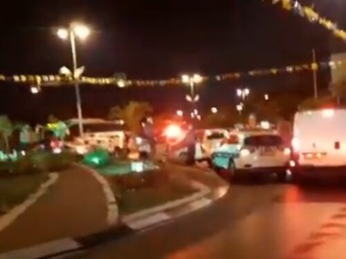 Terroristi in azione con ascia e pistola: 3 morti in Israele