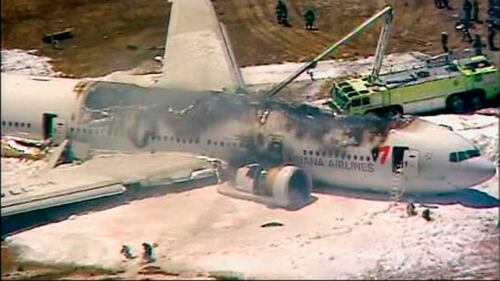 San Francisco, aereo si schianta e va in fiamme 3