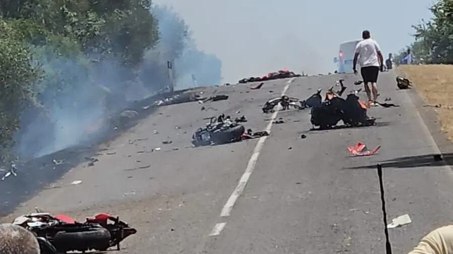 L'incidente pauroso, la benzina, il rogo. Tre morti a Oristano