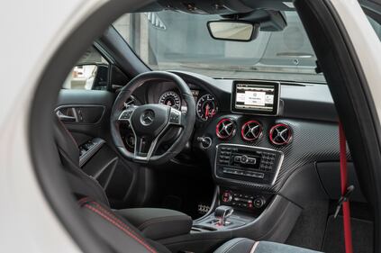 Mercedes A 45 AMG 12