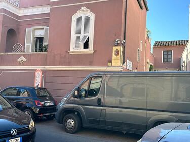Omicidio all'alba a Cagliari, 43enne trovato morto strangolato in un B&b 2