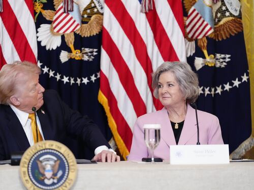 Influente e "argine" del presidente: chi è Susie Wiles, capo staff di Trump con un tumore al seno