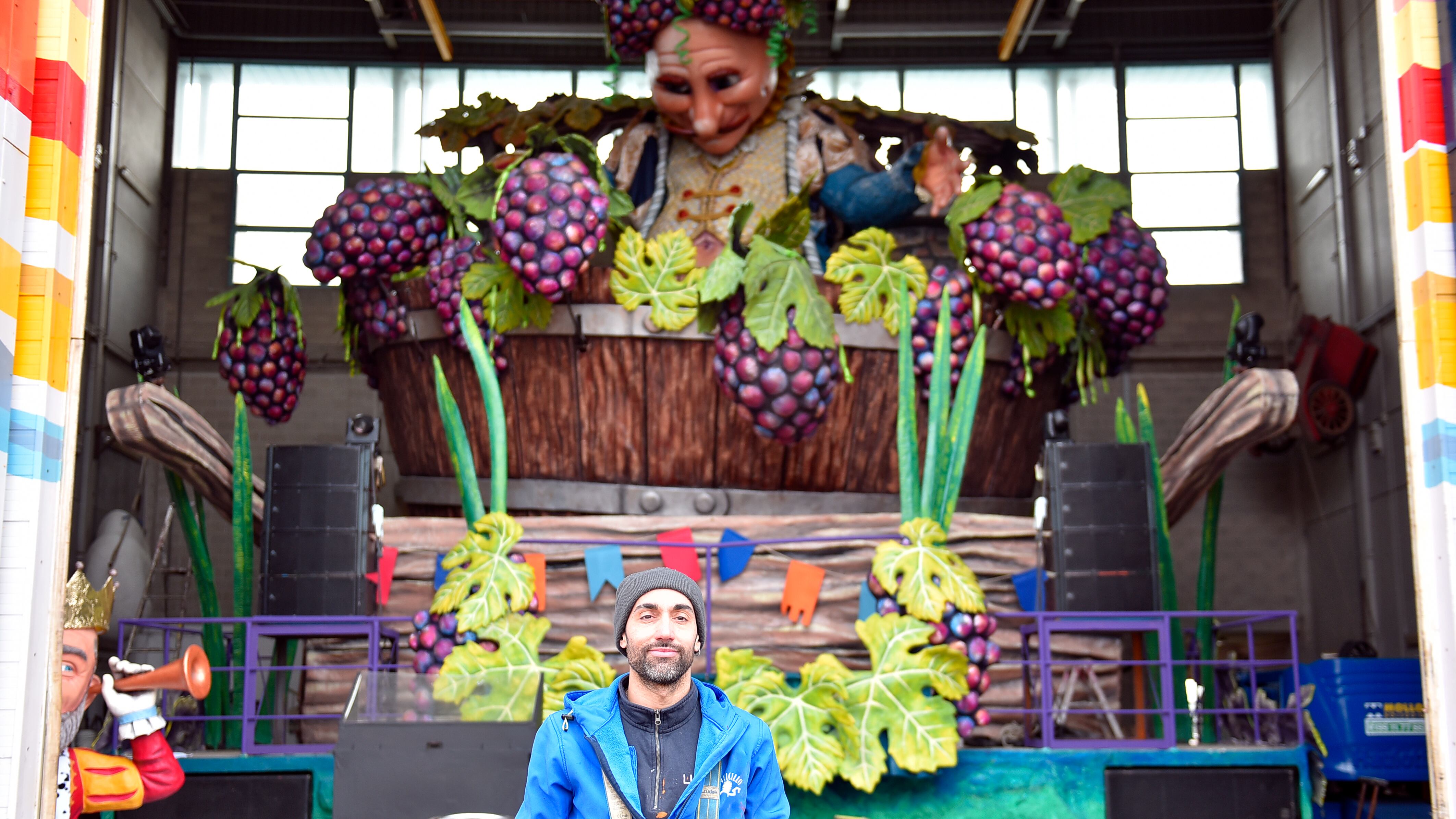 Salpa il Carnevale di Viareggio, la festa che rovescia il mondo per gioco