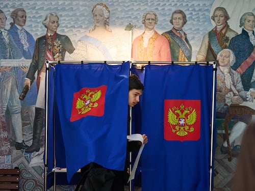 Russia, urne chiuse: alle elezioni per la Duma domina il partito di Putin