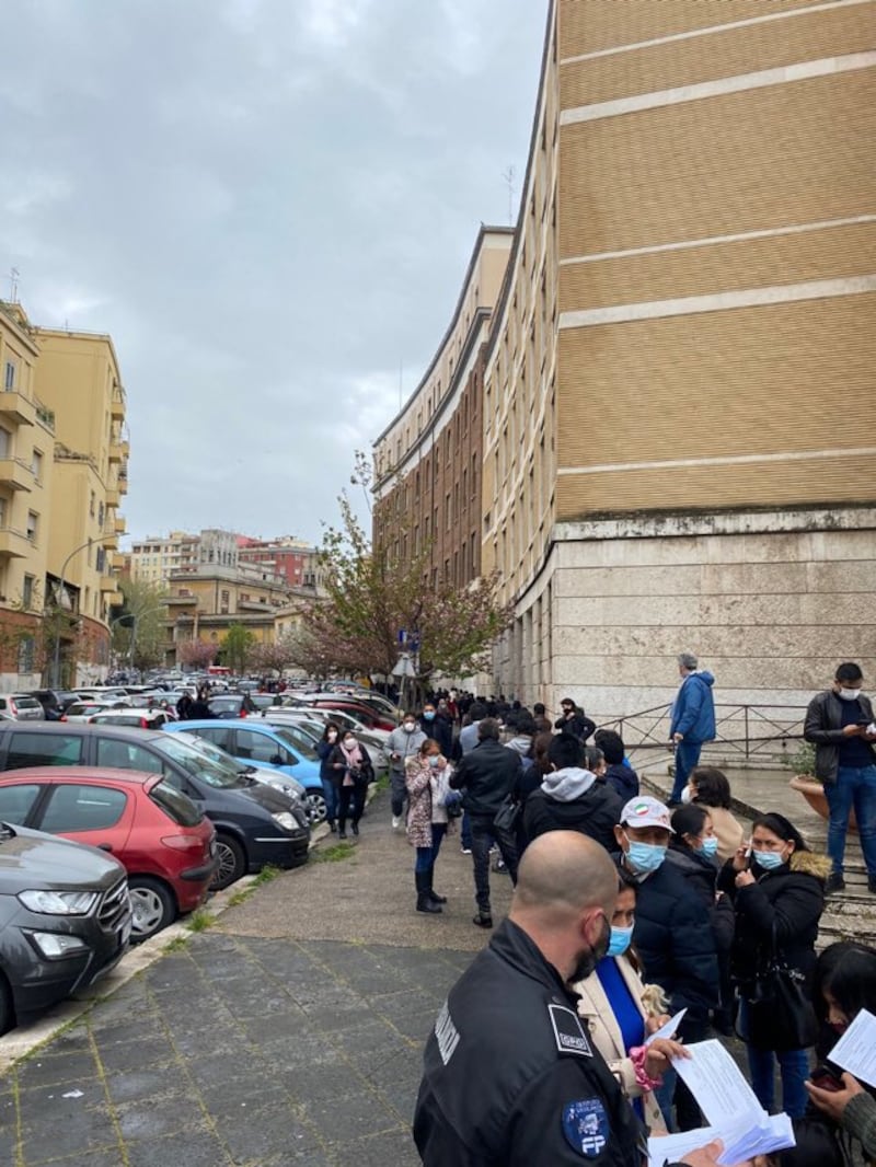 Peruviani al voto in Italia 1