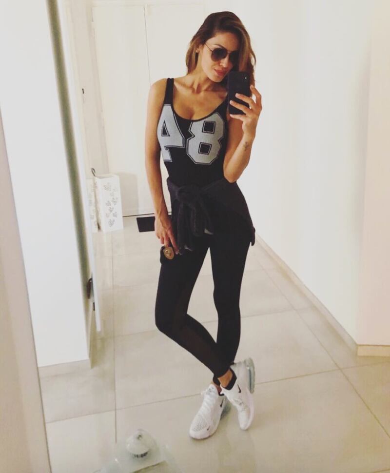 Anna Tatangelo sexy su Instagram 7