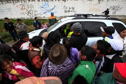 Ecuador, si risveglia il Cotopaxi. È stato d'emergenza 7