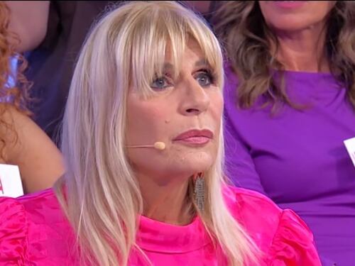 Uomini e Donne, Gemma Galgani si emoziona per la serenata di Juan Luis