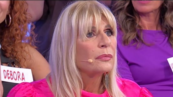 Uomini e Donne, Gemma Galgani si emoziona per la serenata di Juan Luis