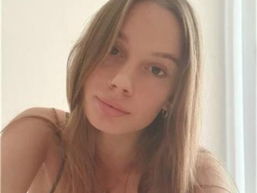 Tamponamento a catena fra quattro macchine. Valentina schiacciata dalle lamiere dell'auto