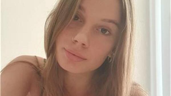 Tamponamento a catena fra quattro macchine. Valentina schiacciata dalle lamiere dell'auto