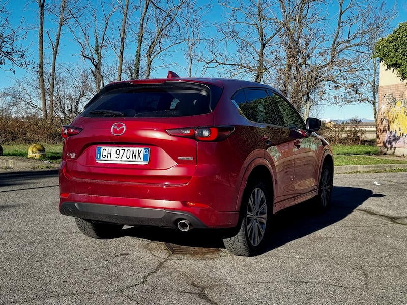 Mazda CX-5 2023, guarda le foto 16