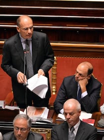 Alfano seduto tra i banchi del governo 2