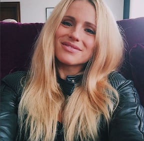 Michelle Hunziker, sfida di baci con Belen Rodriguez 7