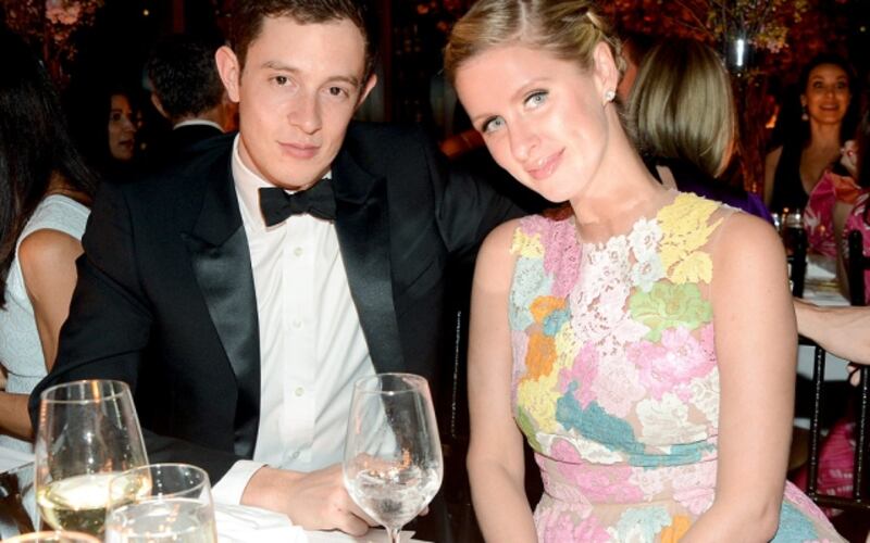 Nicky Hilton: abito bianco sexy ma sobrio per la sorellina di Paris  25