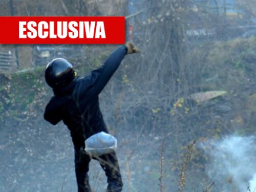 Il manuale choc dell'antagonista per fare la guerra agli "sbirri"