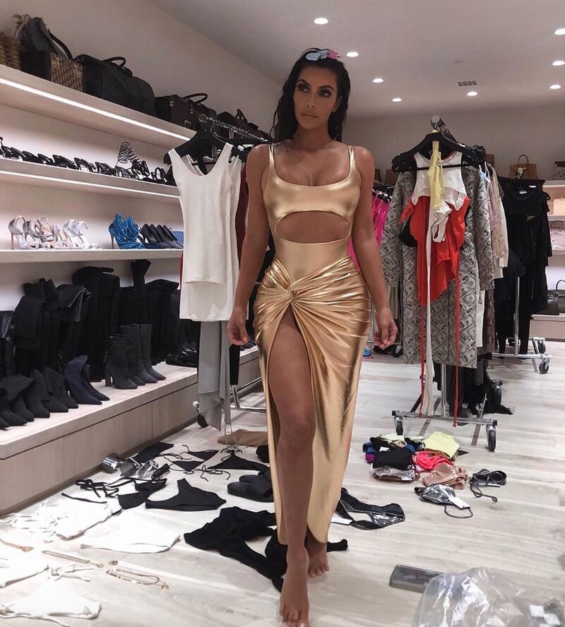 Kim Kardashian hot in cabina armadio: foto 2