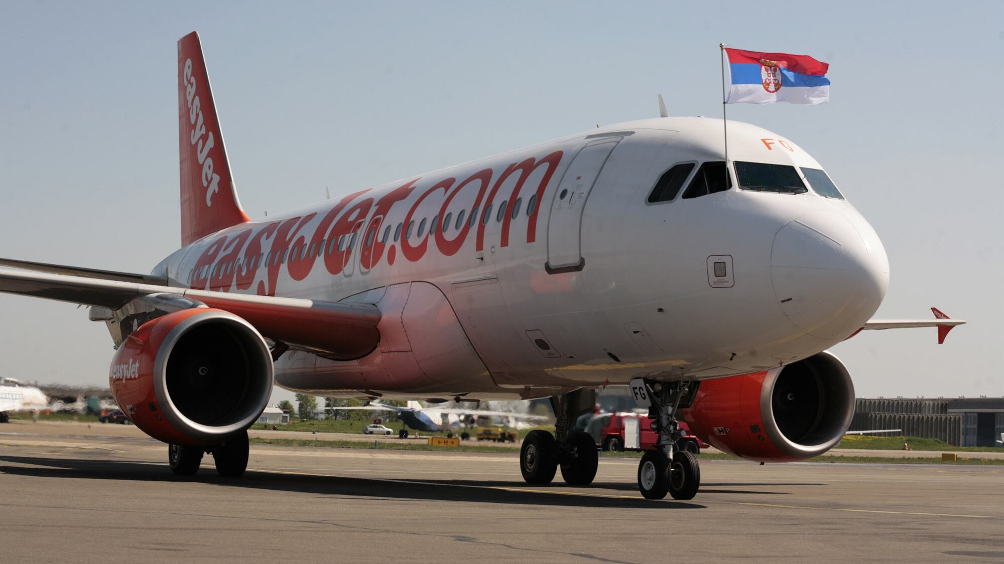 "L'aereo è troppo pesante, 10 passeggeri restano a terra"
