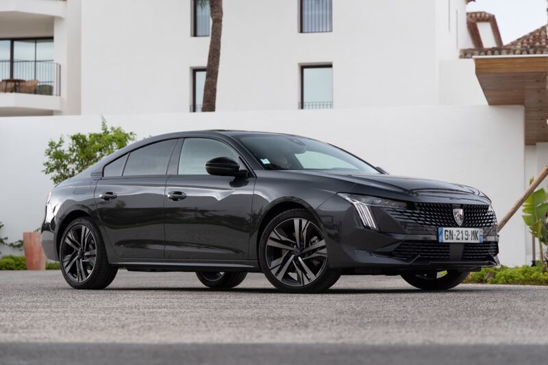 Nuova Peugeot 508 2023: guarda le foto 8