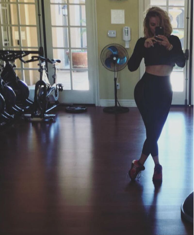Khloé Kardashian, le immagini hot 7