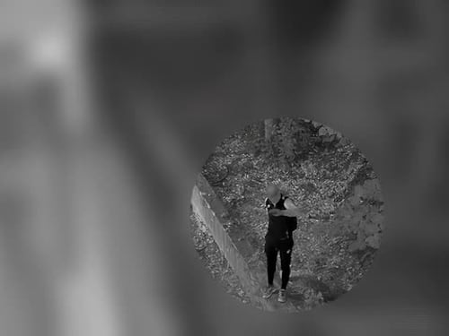 Quelle ombre nella notte fuori dalle nostre case. Così gli uomini mascherati terrorizzano l’Italia