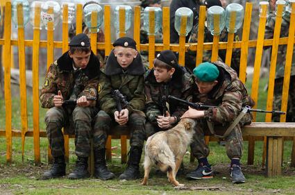 Russia, ecco la scuola per bambini-soldato 18