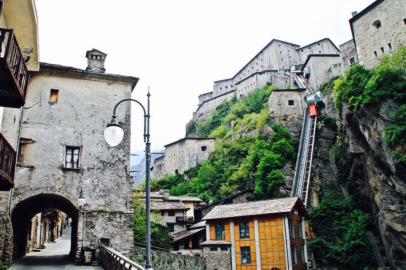 Forte di Bard, borgo ai piedi della rocca