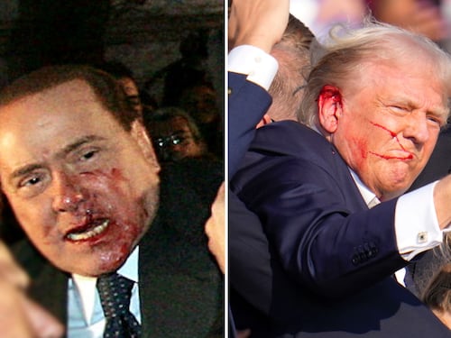 Trump e Berlusconi, quando il leader ferito cerca e trova la sintonia col suo popolo