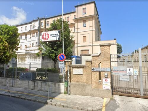 Ancona, degrado in ospedale: blatte vicino a un bimbo operato al cervello