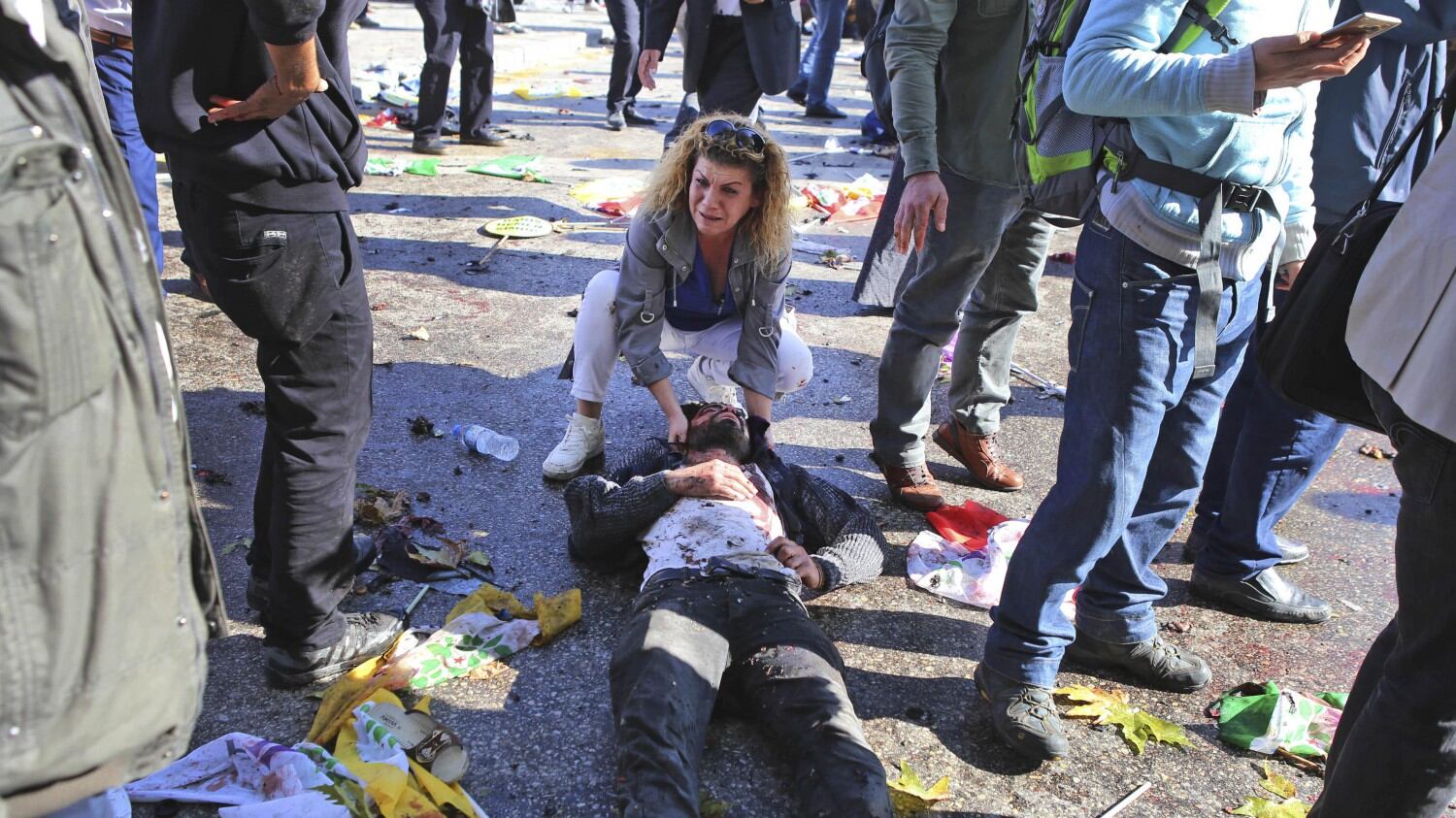 Ankara, attentato al corteo pacifista. Il ministero: sono 97 le vittime